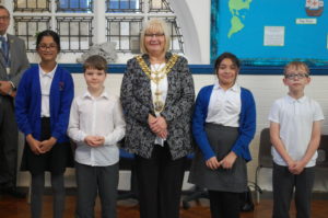 From left to right: Umaya - Deputy Head Girl, Sammi - Deputy Head Boy, Jan Taylor – Mayor, Hana - Head Girl and Oliver - Head Boy